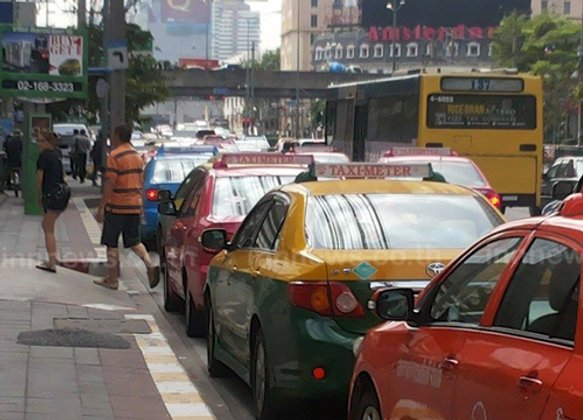 ขึ้นค่าTaxiวันแรกปชช.ยังใช้บริการ-บางคันยังไม่ปรับ