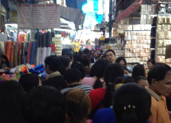 ผู้ค้าสำเพ็งคาดภาพรวมซื้อสินค้าจะคึกคักถึง30ธ.ค.