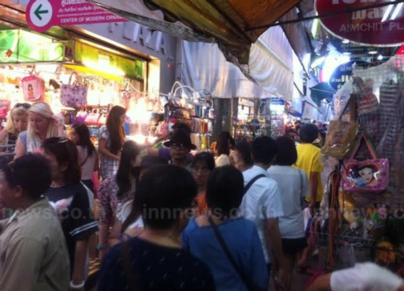 ปชช.ซื้อของที่สำเพ็งช่วงปีใหม่ต่อเนื่อง
