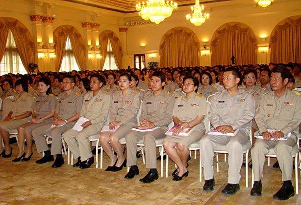 ตะลึง! หนี้ข้าราชการไทย แต่ละครอบครัว เฉียด 9แสน