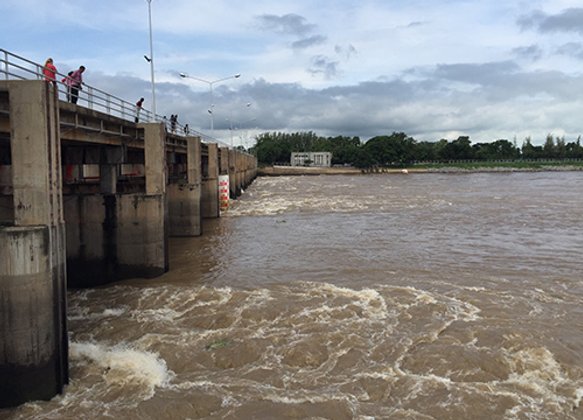 กรมชลประสานฝนหลวงเติมน้ำในเขื่อน