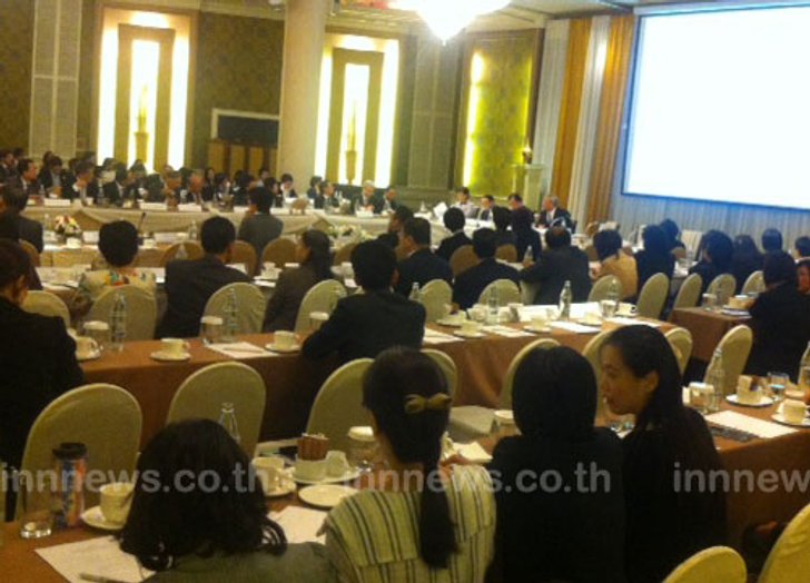 นิวัฒน์ธำรงถกทูต พณ.ปรับเป้าส่งออกปี56