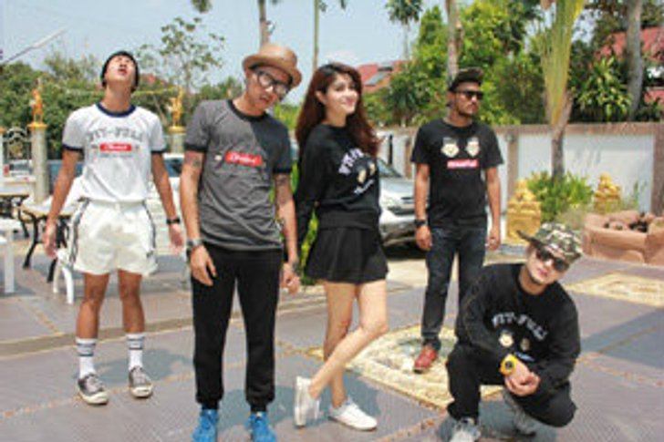 สุดเฟี้ยว.เสื้อผ้าอารมณ์ดี(FITandFULL)Byโก๊ะตี๋vsแจ๊ส ชวนชื่น