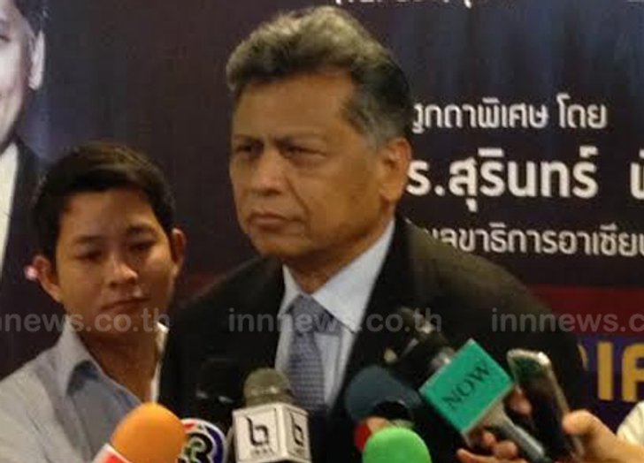 สุรินทร์อัดนโยบายประชานิยมทำลายภาคเกษตร
