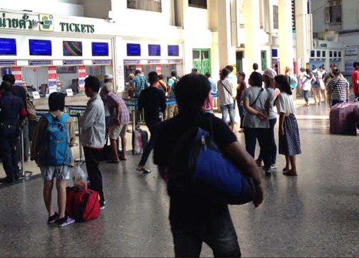 ปชช.เข้ากทม.ด้วยรถไฟวันนี้20,000คน