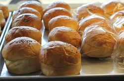 Bread Room “ขนมปังไส้กับข้าว” แปลก แหวกแนว แต่ลงตัว