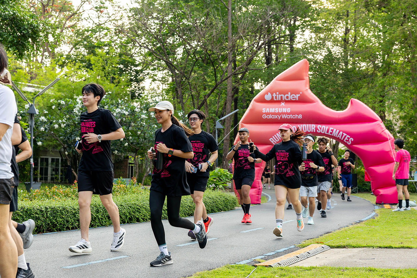 tinderxsamsungsolematerun_4