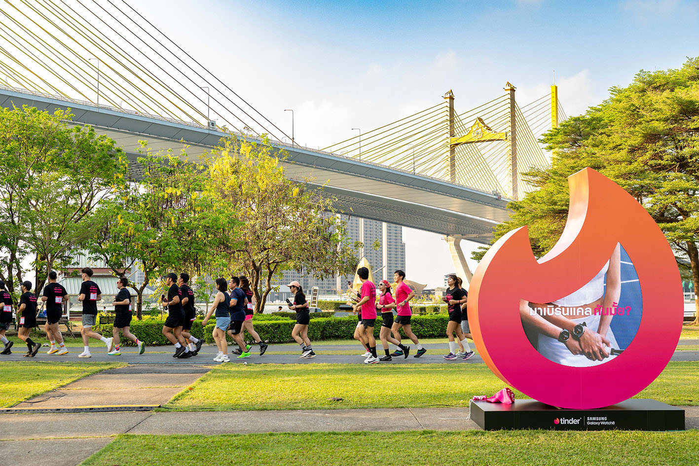 tinderxsamsungsolematerun_5