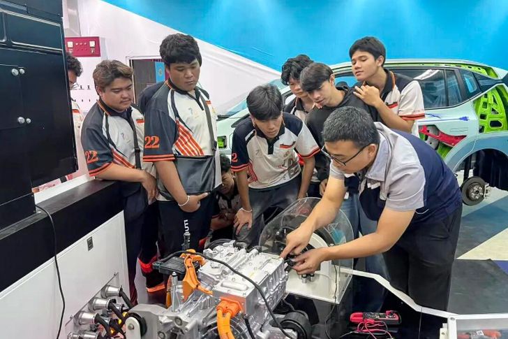 gac-aion-thailand-ev-ecosyste_4