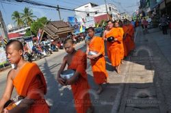 ทัวร์ศาสนาบูม คนกรุงแห่เข้าวัด ชี้ชาวไทยโหยหาความสงบ