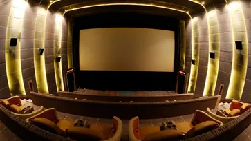"เอ็มบาสซี่ ดิโพลแมทสกรีน" โรงภาพยนตร์หรู 6 ดาว แห่งแรกและแห่งเดียวในประเทศไทย