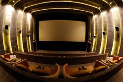 "เอ็มบาสซี่ ดิโพลแมทสกรีน" โรงภาพยนตร์หรู 6 ดาว แห่งแรกและแห่งเดียวในประเทศไทย
