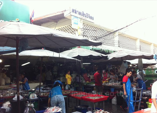 ตลาดย่านวงเวียนใหญ่ราคาสินค้าทรงตัว