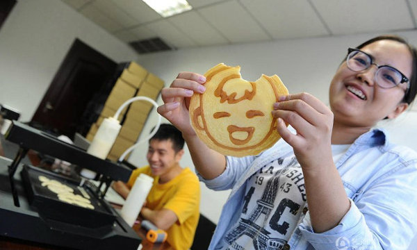 แววจะรวย! เด็กจีนหารายได้เสริมเขียนซอฟท์แวร์สร้างเครื่องพิมพ์แพนเค้ก3มิติ ผลิตแพนเค้กขาย