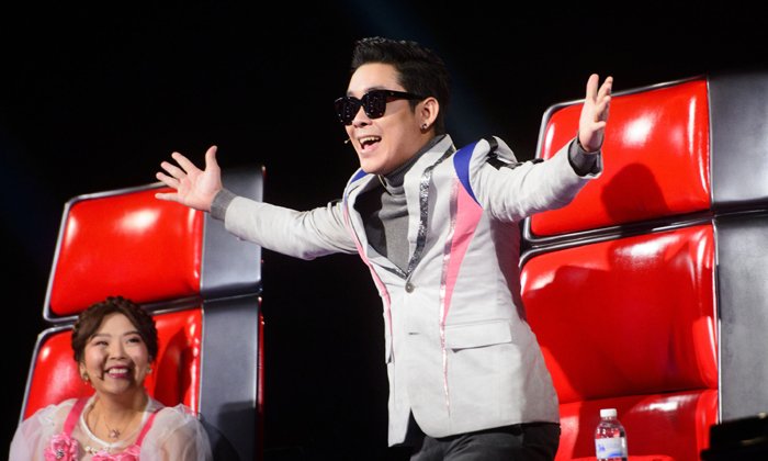 The Voice Kids "โค้ชโจ๊ก" ตบมุกเก่ง ขยี้ความฮาได้ใจ รวบเด็กสายพลังเข้าทีมเพียบ!