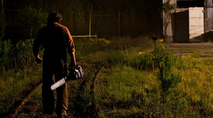 ตัวอย่างแรกของ Texas Chainsaw 3D ออกมาไล่สับ