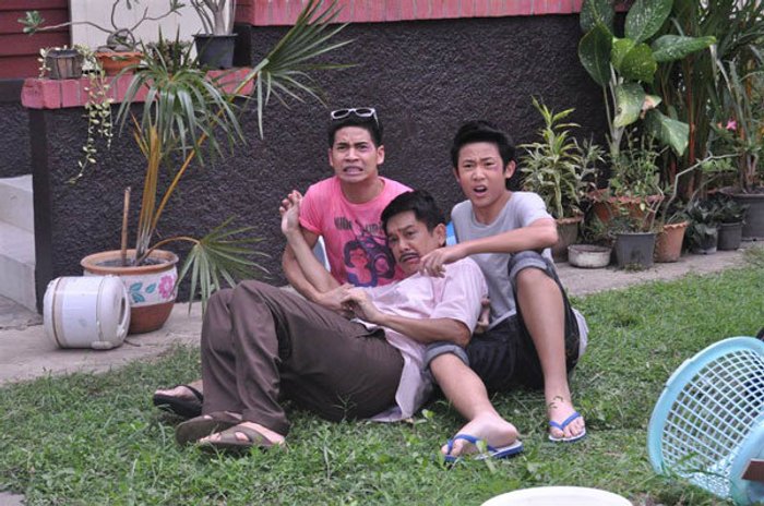 ถูกหวยยกซอย เป็ด เชิญยิ้ม แค้นยกพวกซ้อมครอบครัวยิปซี