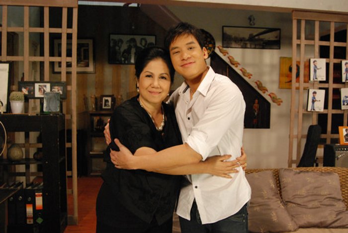 แม่ ห่วง บี้ เป็นหนุ่มโสด เชียร์ให้คบกับ ฝน