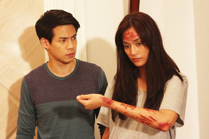ครีม อึด! ลงทุนกรีดข้อความที่แขน ตามหาพี่สาว