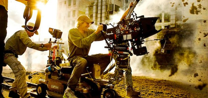 ไมเคิล เบย์ ในภาพเบื้องหลังทางการ Transformers: Age of Extinction