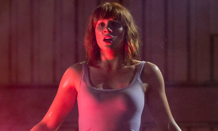 อย่าให้ส้นสูงเด่นกว่าหน้า ทำความรู้จักนางเอก JURASSIC WORLD