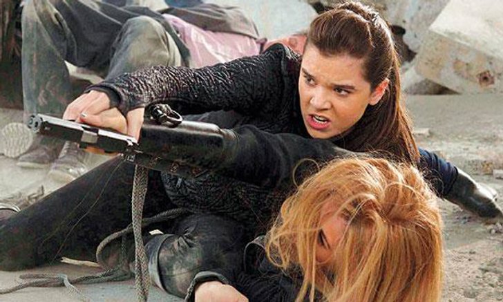วิจารณ์หนัง Barely Lethal จืด - เชย - โบราณ