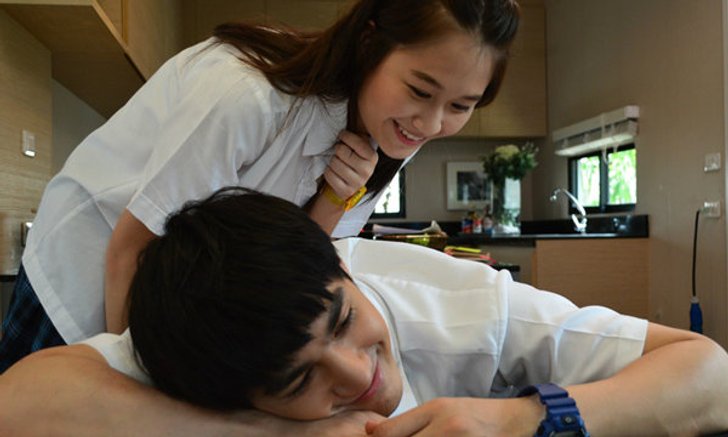 “นีร” สุดเขิน กระซิบข้างหู “เม้าส์” ในซีรีส์ “รักนะเป็ดโง่” ตอน “Pity Girl”