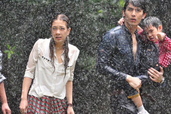 สน-แป้ง-ปลาวาฬ ช็อค! เจอน้ำป่าหลาก พลัดหลงในน้ำตก