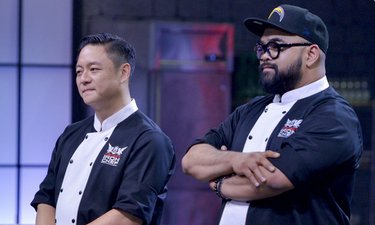 "พฤกษ์-อ๊อฟ" ใส่ไม่ยั้ง ชิงบัลลังก์เชฟกระทะเหล็กคนใหม่ The Next Iron Chef