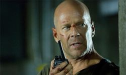 บรูซ วิลลิส จะกลับมาเล่นใน Die Hard: Year One