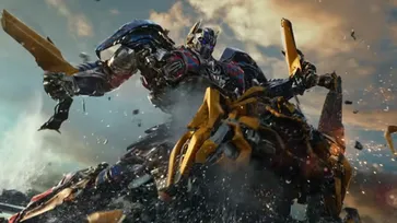 อลังการสุดขีด! สองโลกดับเครื่องชน ตัวอย่างใหม่ Transformers: The Last Knight