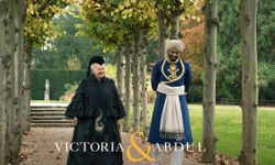 หนังดีที่น่าดู Victoria & Abdul ความรักของราชินีอังกฤษและคนสนิทชาวอินเดีย