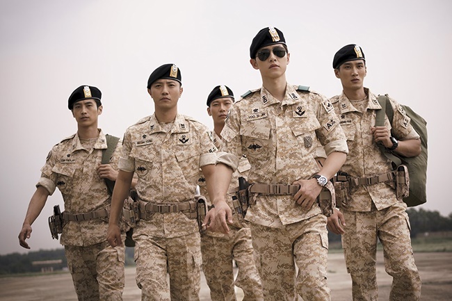 Descendants of the Sun ซีรีส์เกาหลีที่เปลี่ยนภาพลักษณ์ของทหาร จากกลุ่มคนที่แทรกแซงการเมือง เป็นฮีโร่ที่เสียสละเพื่อชาติ