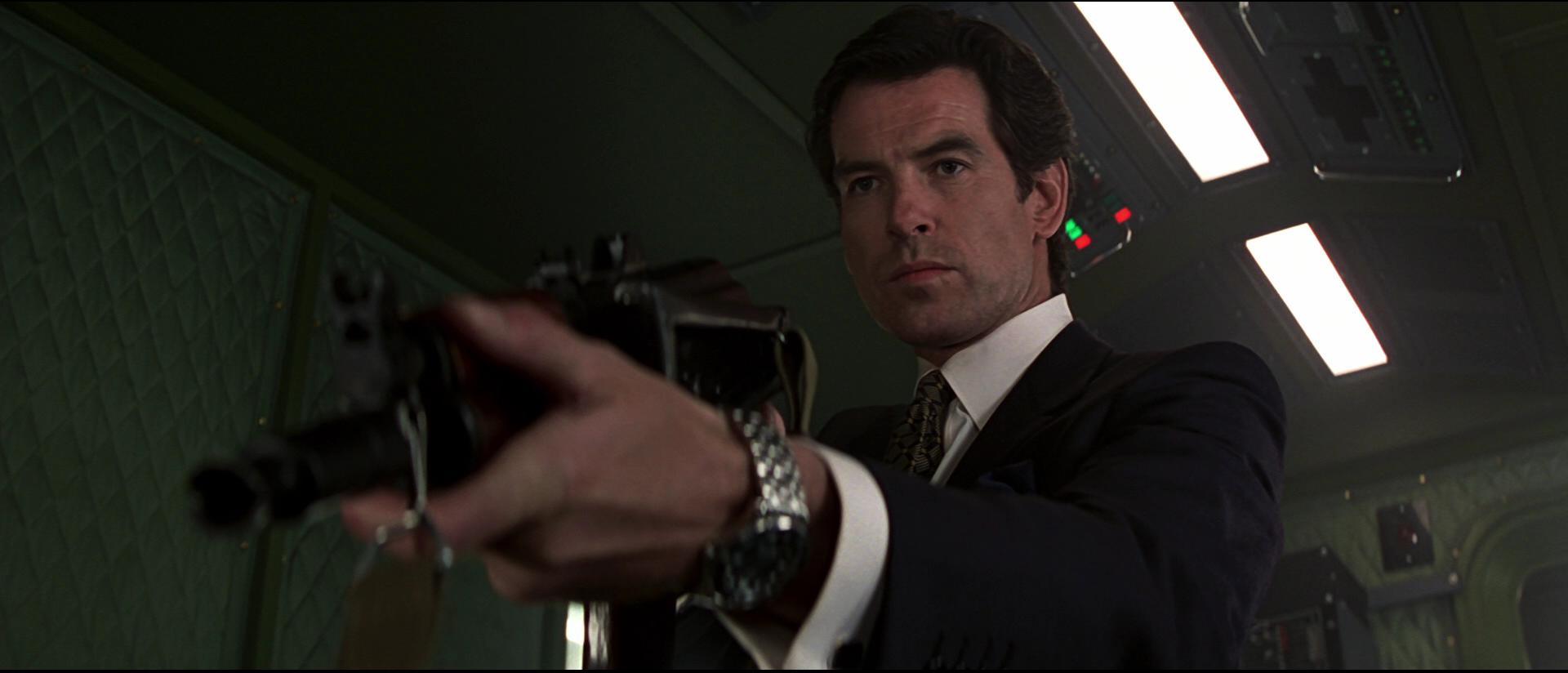 บรอสแนน ในบท 007 เมื่อปี 1995