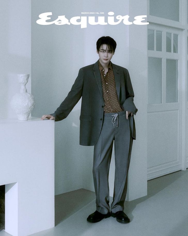 Lee Jong Suk Esquire March 2023