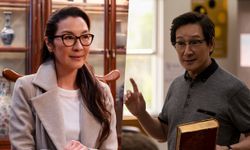 Michelle Yeoh และ Ke Huy Quan มาเจอกันอีกครั้งในซีรีส์ออริจินัล AMERICAN BORN CHINESE