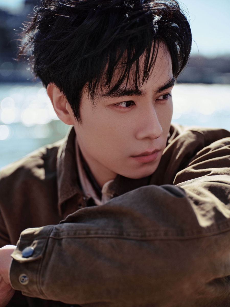 ดาราจีน-หูอี้เทียน (Hu Yitian)