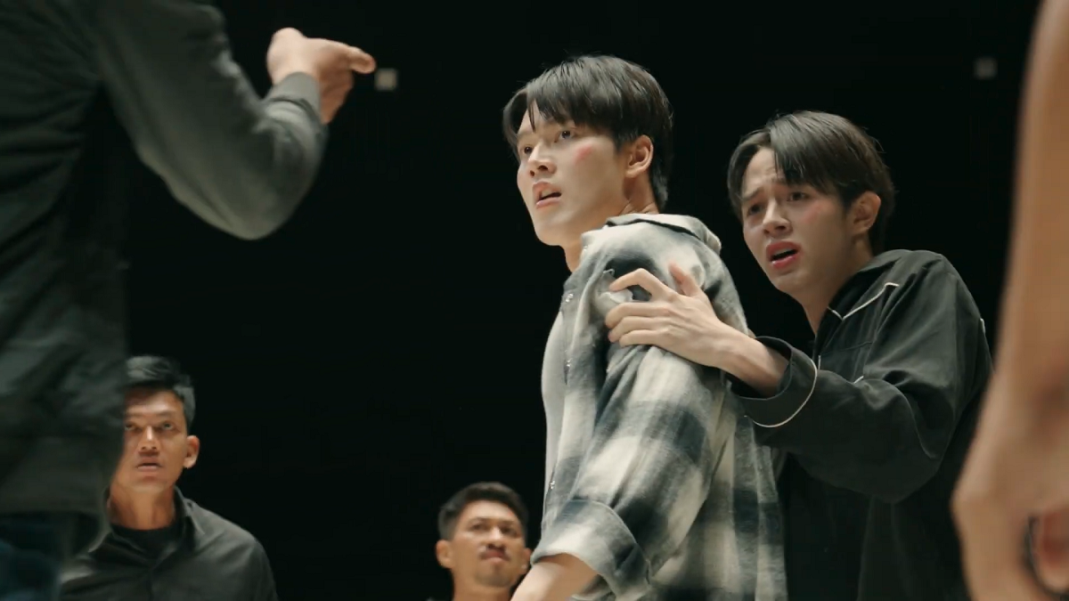 KNOCK OUT หมัดน็อกล็อกหัวใจ