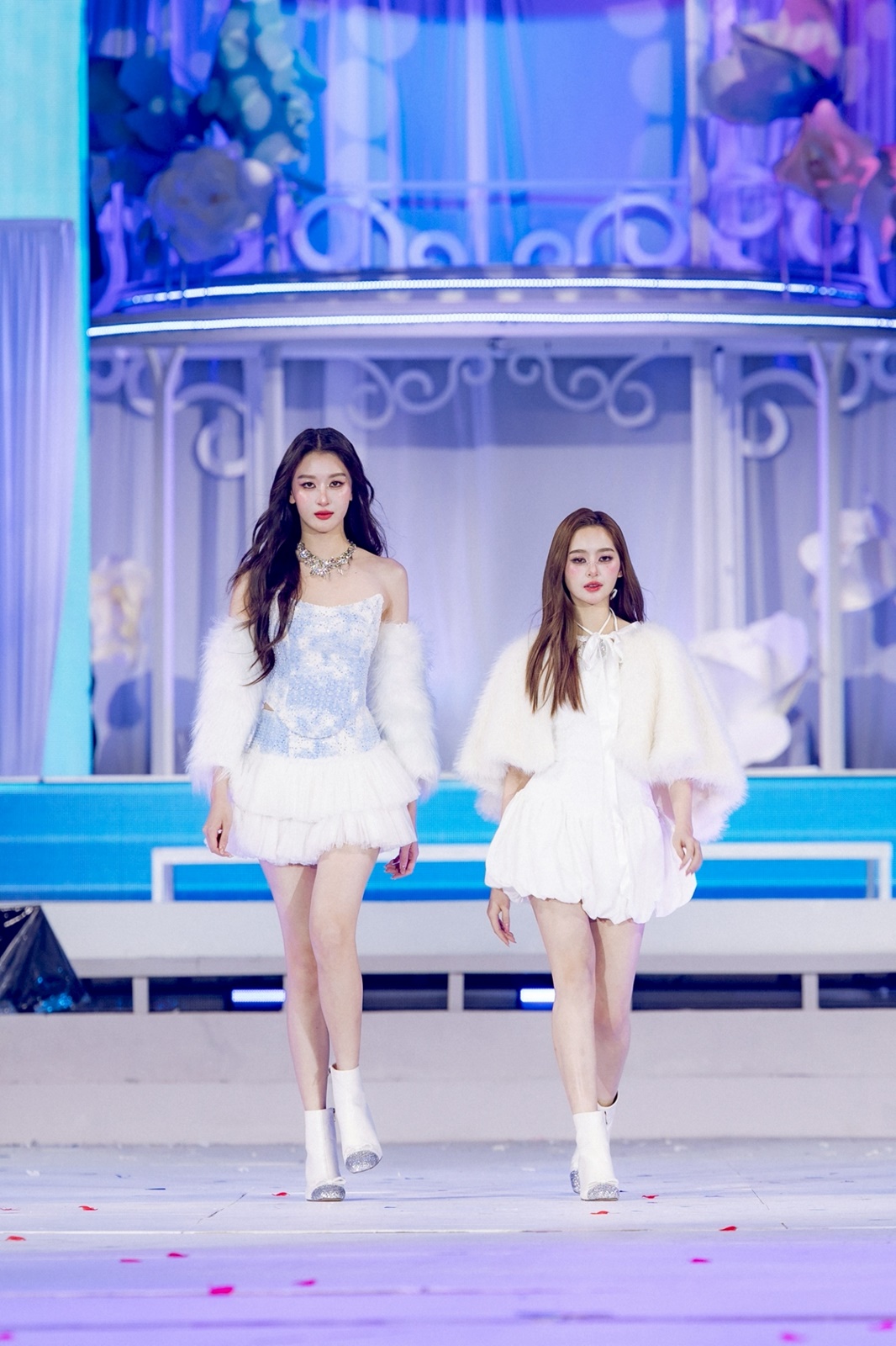 BLUSH BLOSSOM FAN FEST
