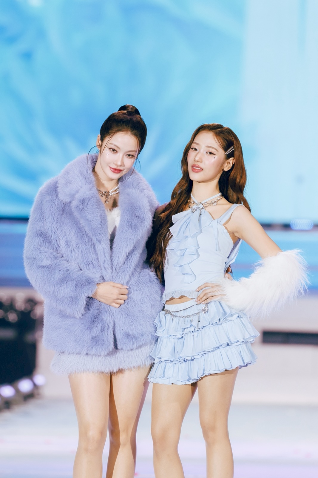 BLUSH BLOSSOM FAN FEST