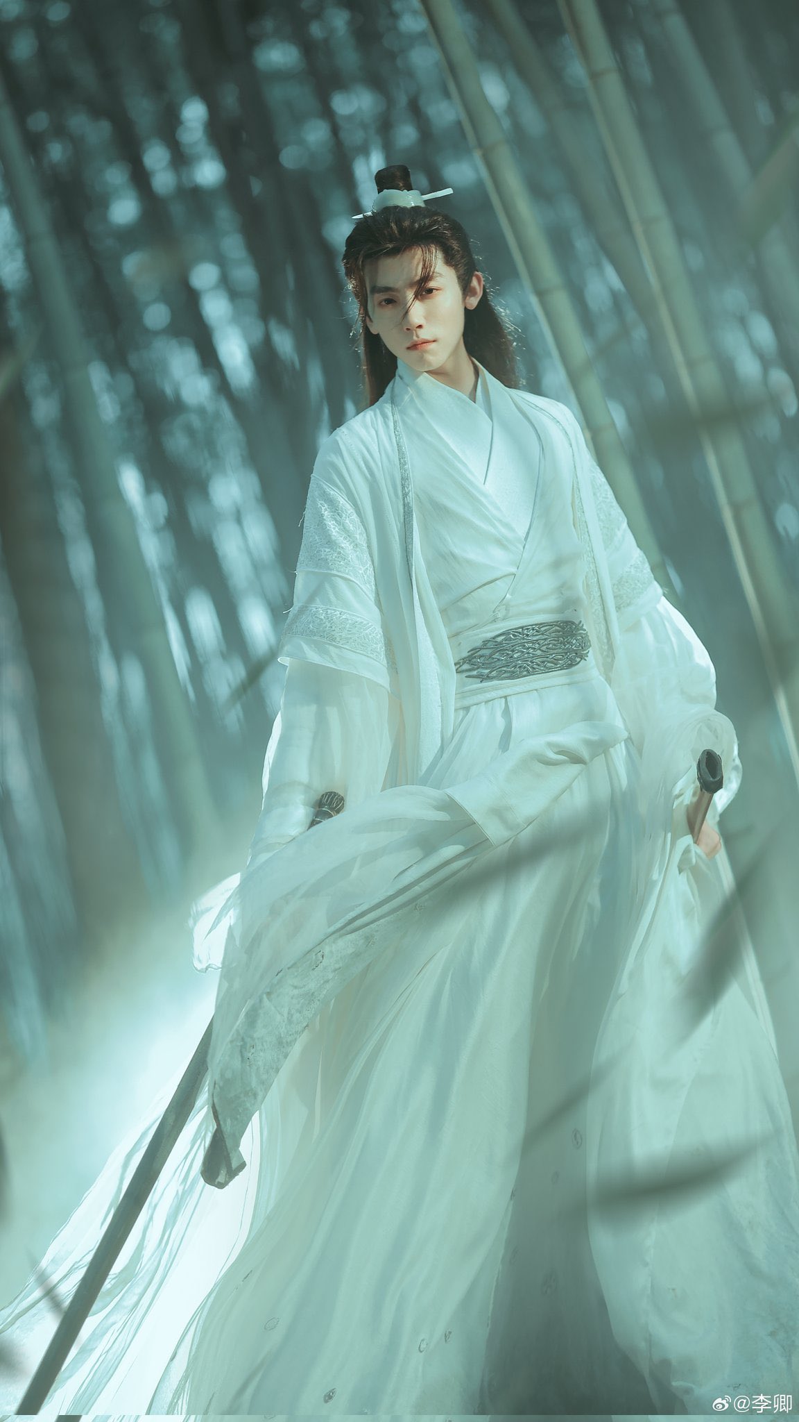 เหนือสมรภูมิ เหนือสมรภูมินักแสดง