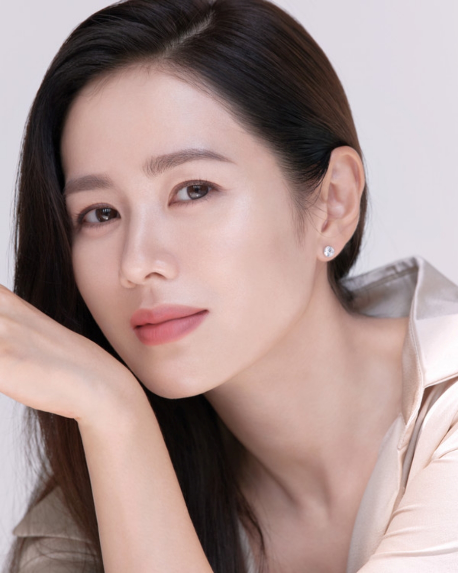 ดาราเกาหลีหญิงที่รวยที่สุด-ซนเยจิน (Son Ye Jin)  