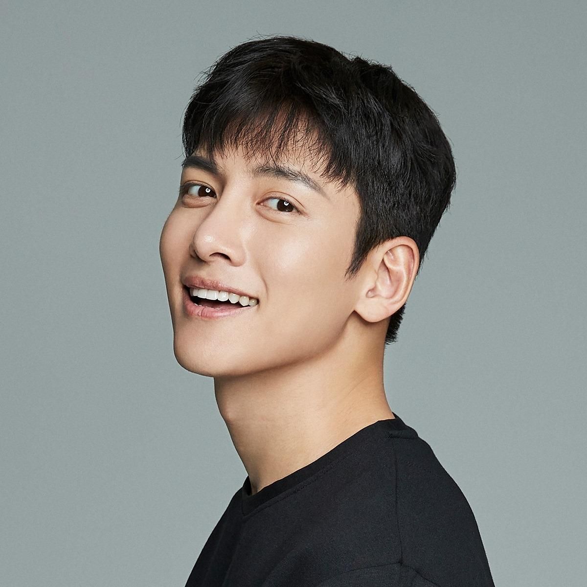 พระเอกเกาหลีที่รวยที่สุด-จีชางอุค (Ji Chang Wook)