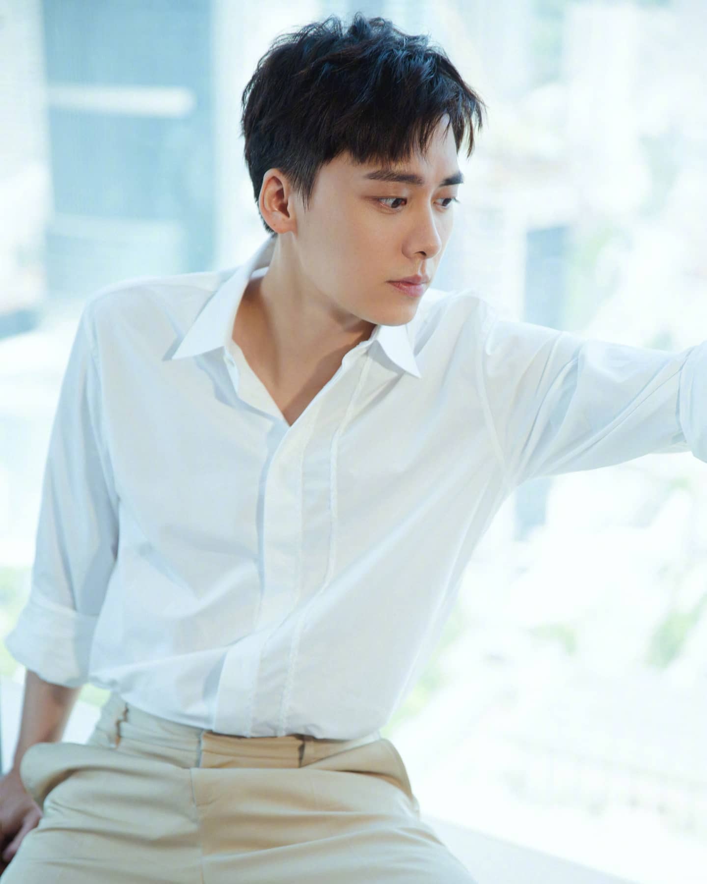 หลี่อี้เฟิง (Li Yifeng) หลี่อี้เฟิง (Li Yifeng)