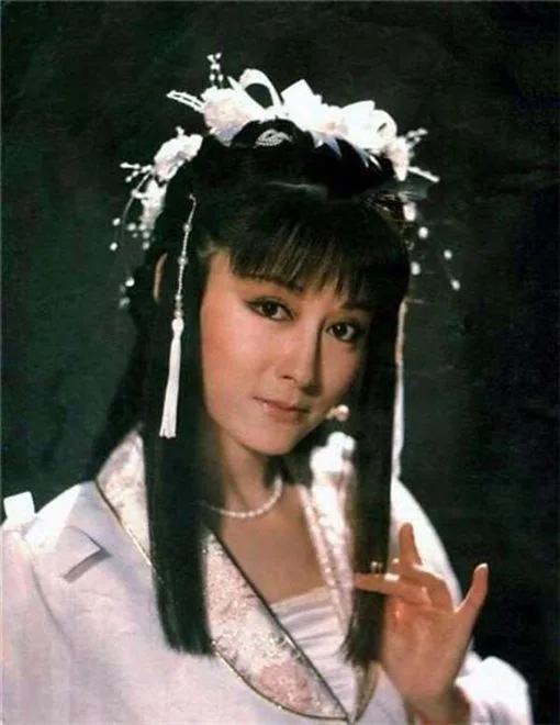 พ่านอิ่งจื่อ (Pan Yingzi)