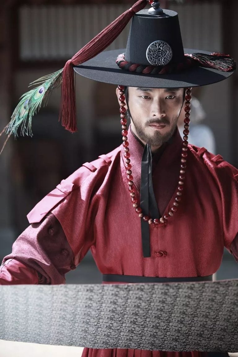 The Treacherous The Treacherous