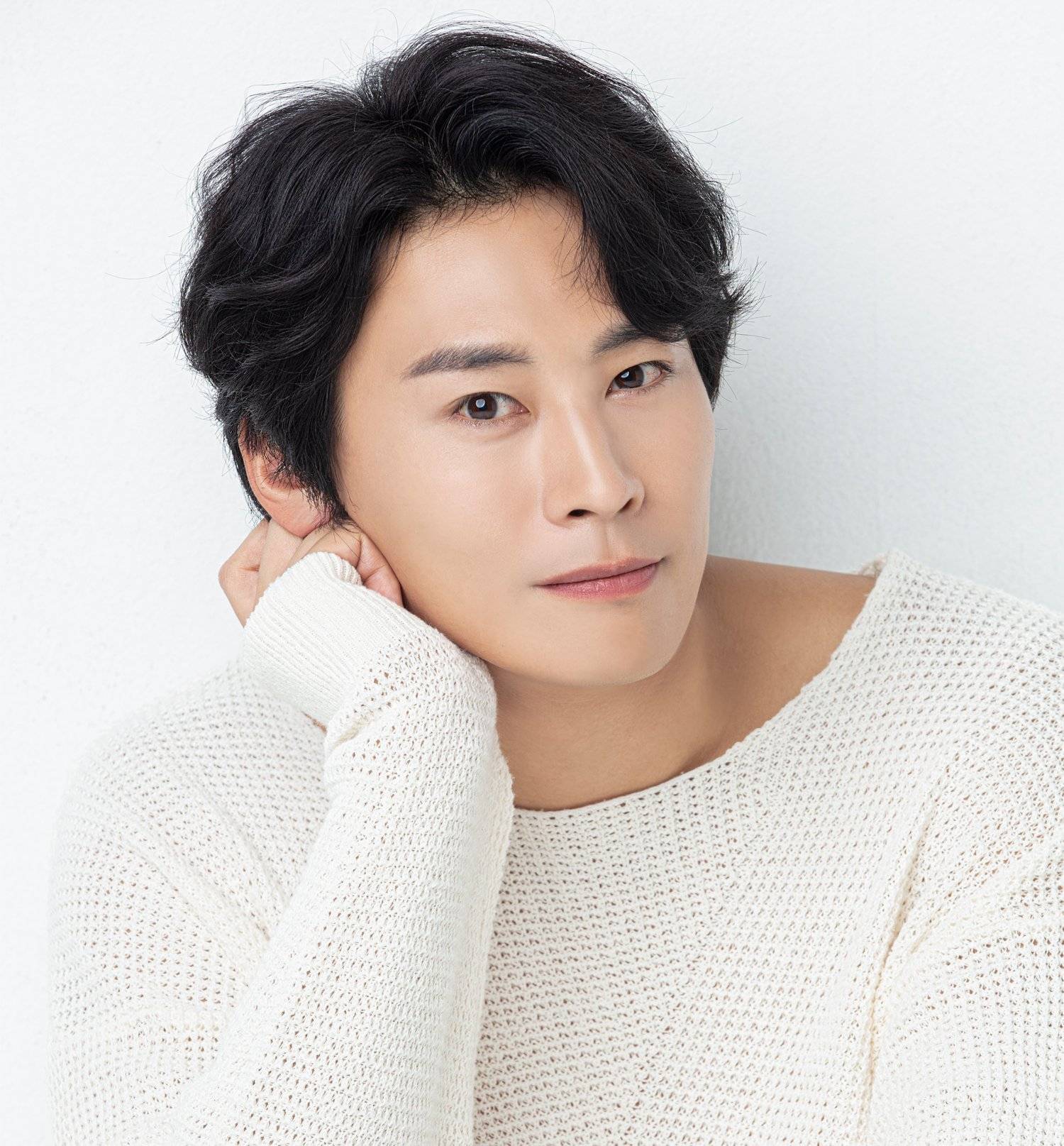 จองอึนอู (Jung Eun Woo) 