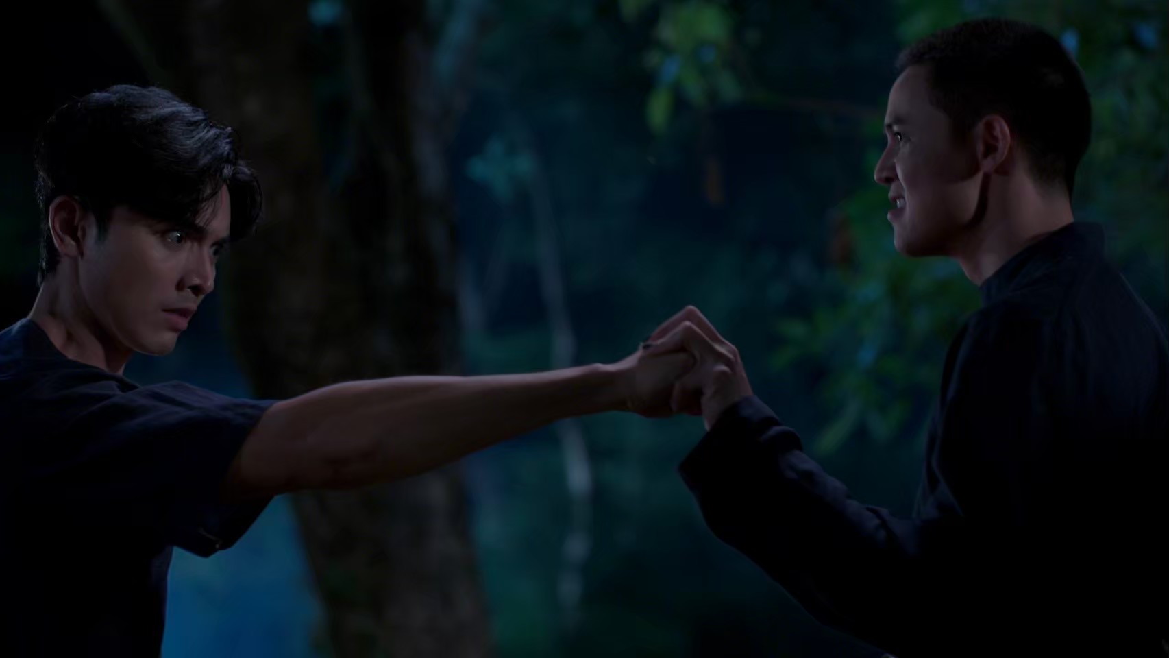 เรื่องย่อ ยิหวาดาตัง EP.17 เยี่ยม ระเบิดรางรถไฟสกัด กายเพชร