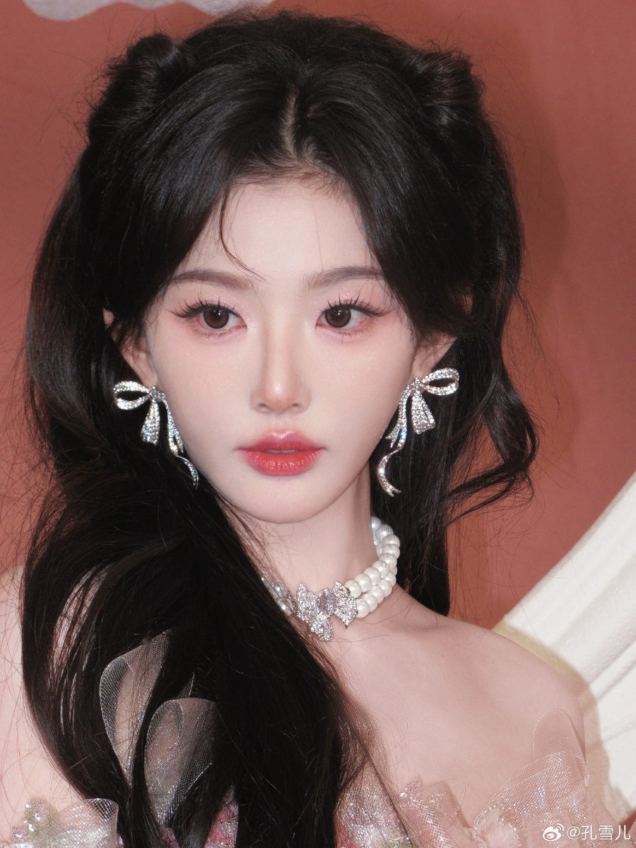 ประวัติ ขงเสว่เอ๋อร์