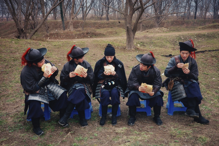 แก๊งเชือดหมู ใน ล่าหยก